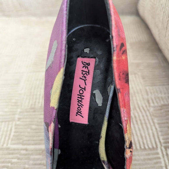 Betsey Johnson floral platform Heal Size 7M Women's - Picture 9 of 10